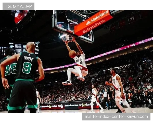 开拓者上演三分狂欢 单节40分击溃爵士防线